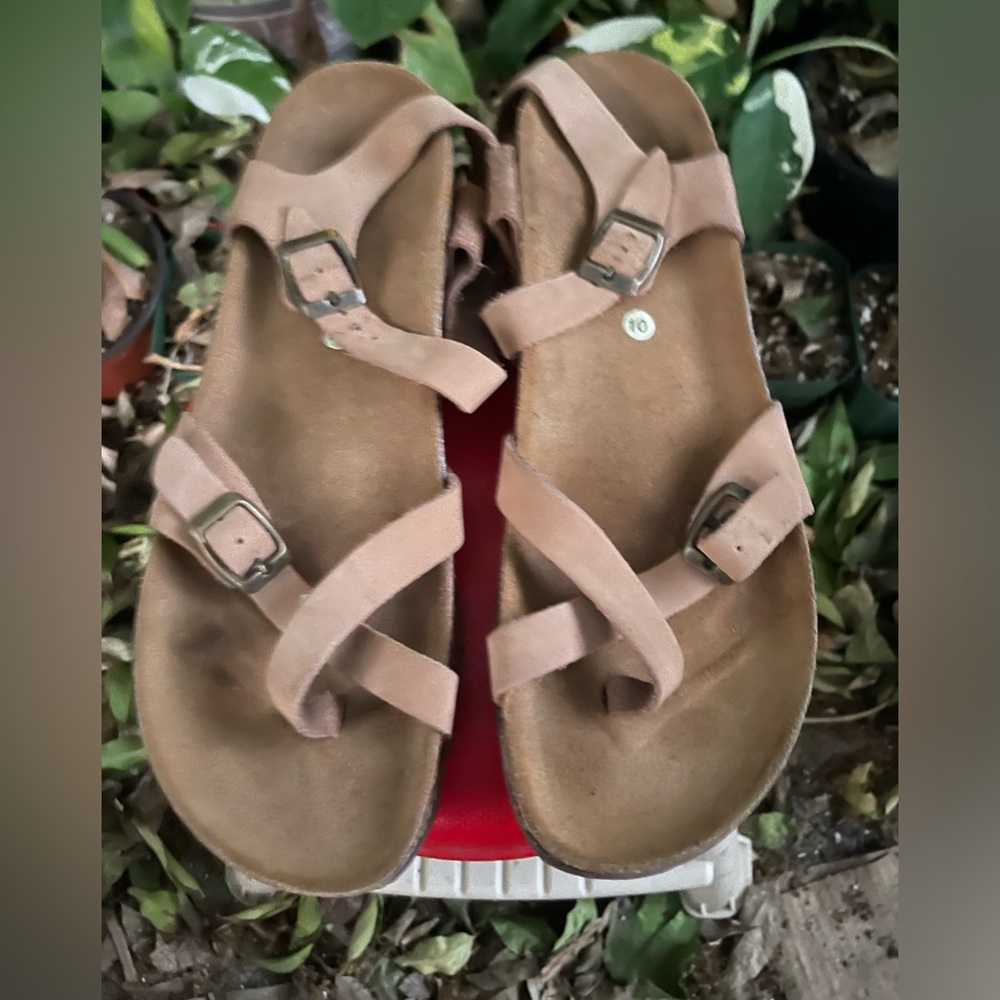 A Giannetti made in Italy sandals size 10